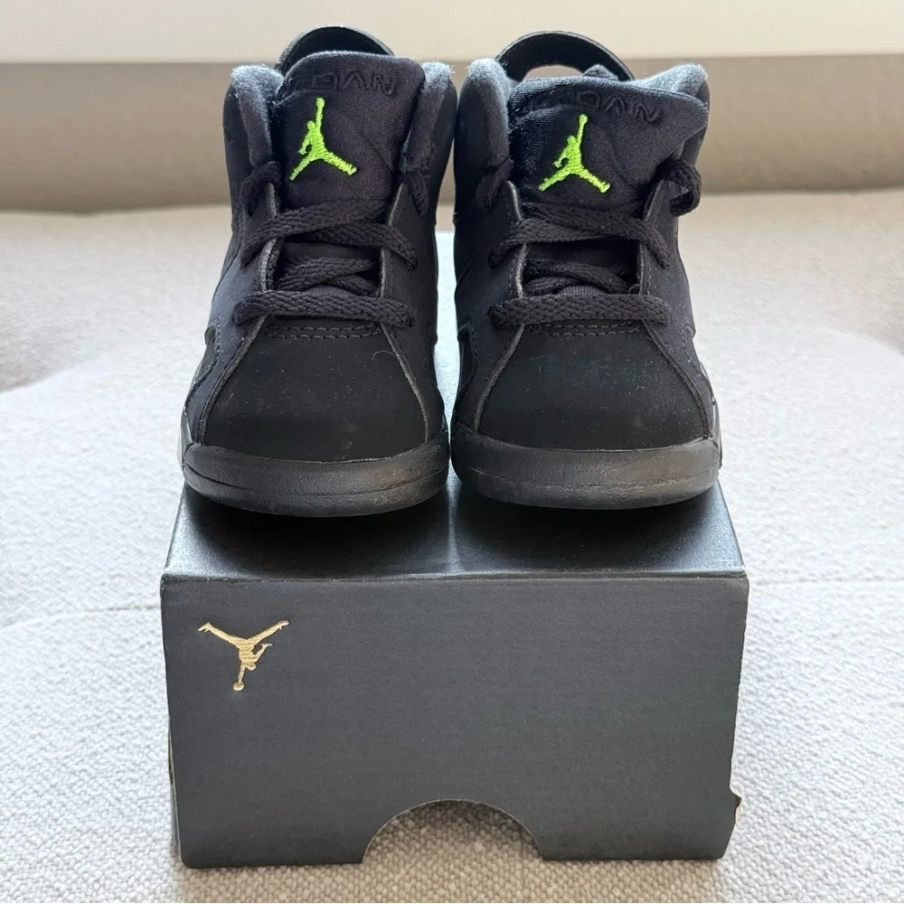 New! Jordon 6 Retro (TD) black/ electric green toddler shoes size 4C
